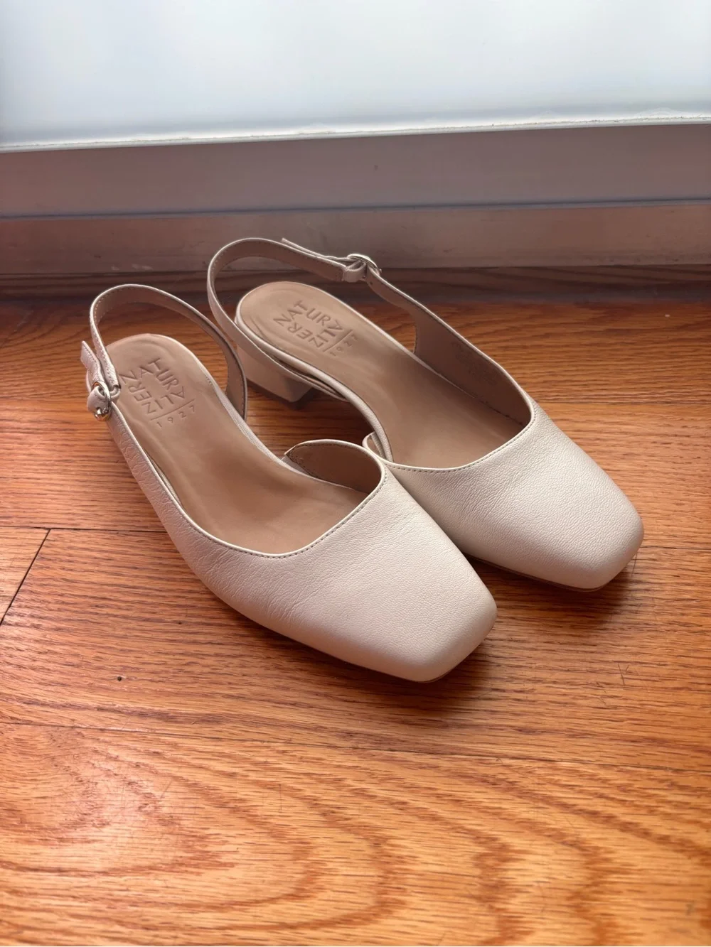 Naturalizer Jayla Slingback Pump in Warm White size 6.5W - worn once!